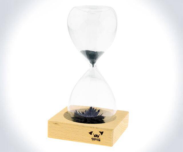 Magnetic Sand Hourglass - coolthings.us