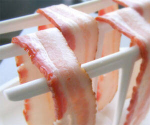 Microwave Bacon Rack - //coolthings.us