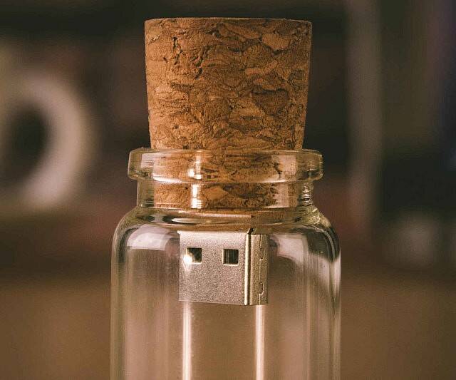 Message In A Bottle USB Flashdrive - coolthings.us