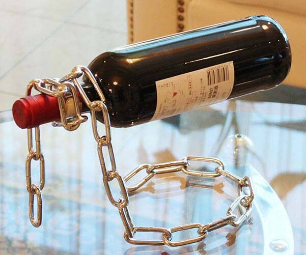 Metal Chain Wine Stand