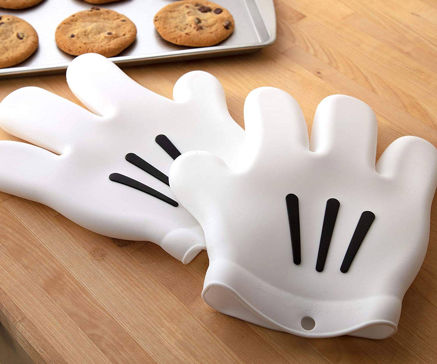 Mickey Mouse Glove Oven Mitts - coolthings.us