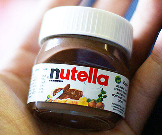 Mini Nutella Jars - //coolthings.us