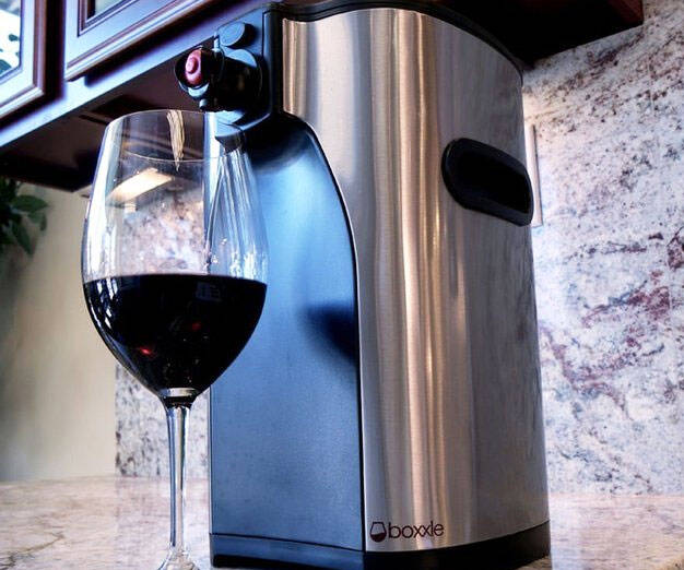 Modern Boxed Wine Dispenser - //coolthings.us
