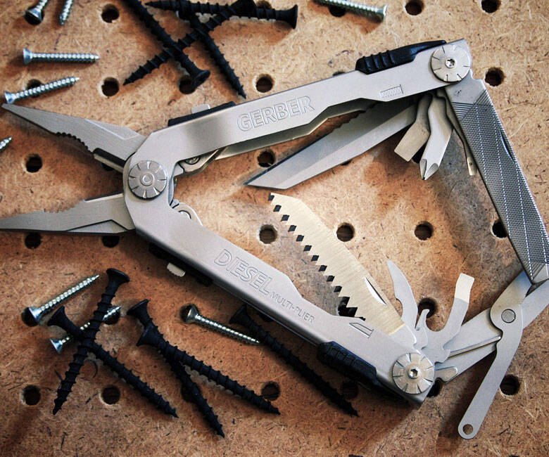 Needlenose Pliers Multi-Tool