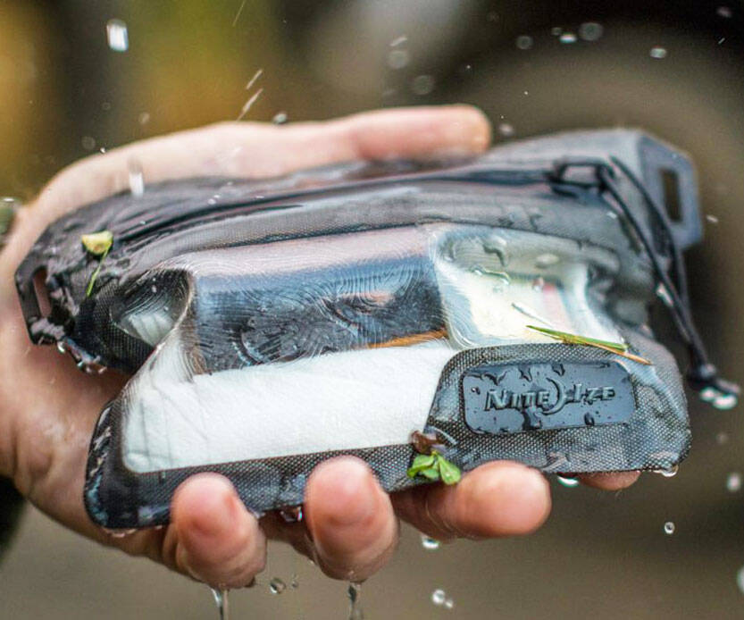 Nite Ize RunOff Waterproof Wallet - coolthings.us