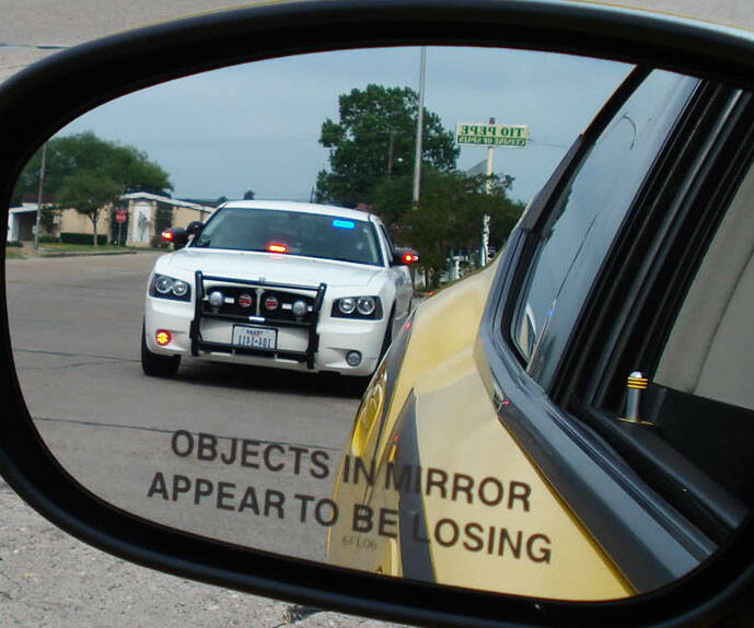 Objects In Mirror Are Losing Decal - //coolthings.us