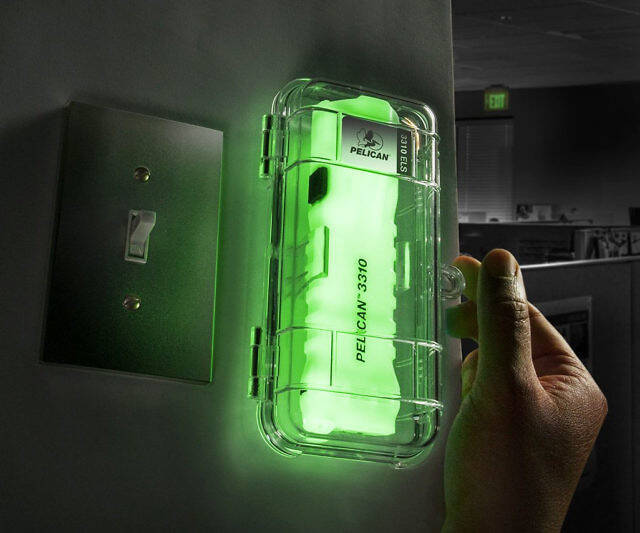 Pelican Emergency Lighting Station - //coolthings.us