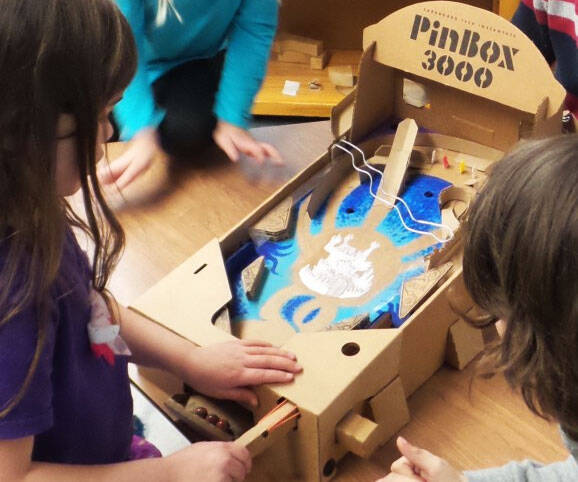 Build Your Own Carboard Pinball Machine - coolthings.us