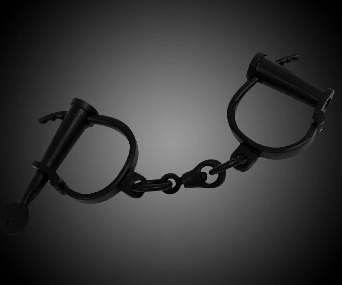 Pirate Handcuffs - coolthings.us