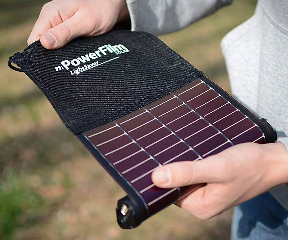 Roll-Up Solar Charger - //coolthings.us