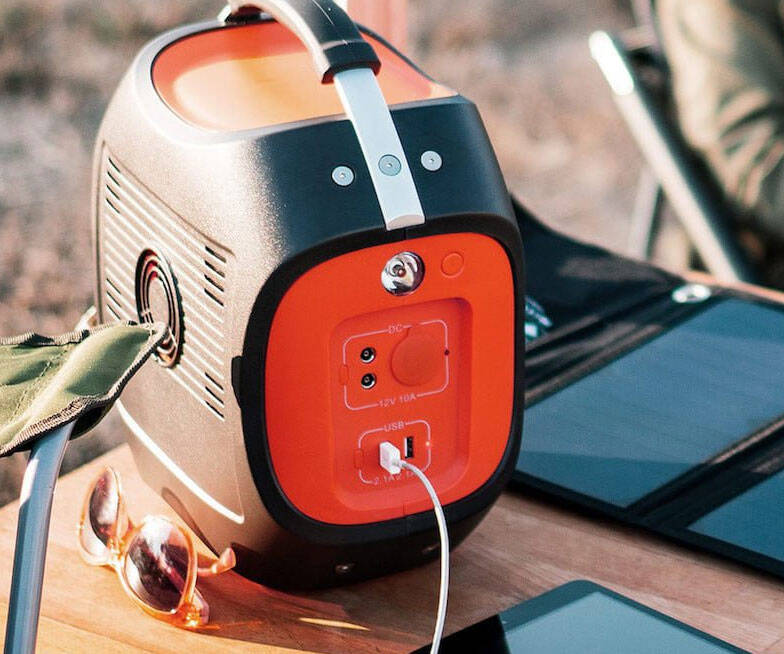 Solar Powered Battery Pack Generator - coolthings.us