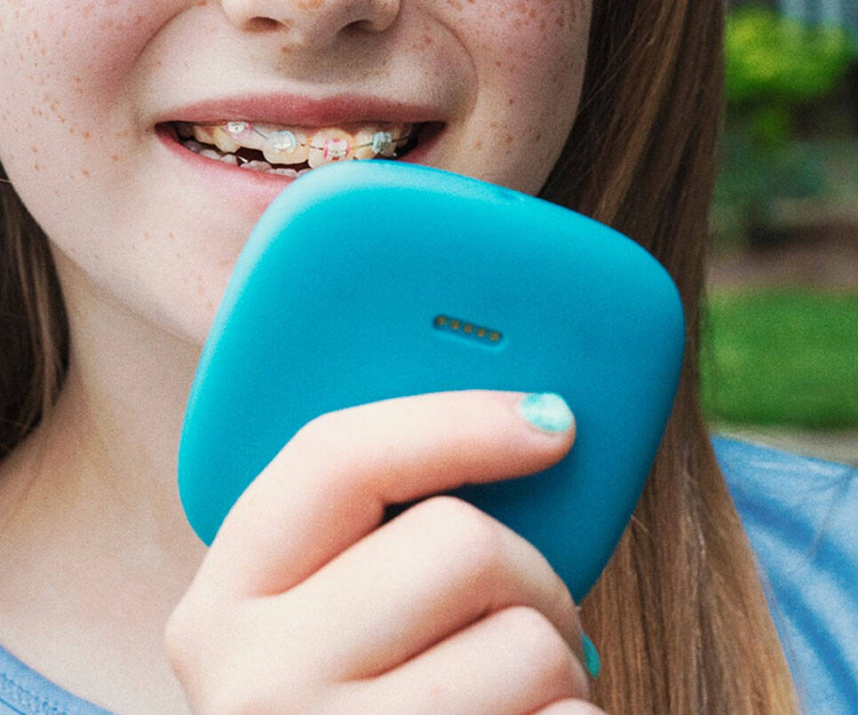 The Screenless Smartphone For Kids - coolthings.us