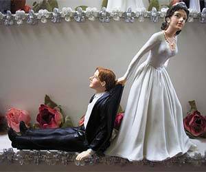 Reluctant Groom Cake Topper - //coolthings.us