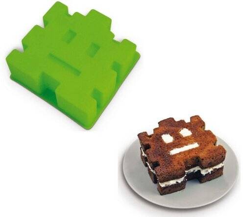 Retro Cake Mold - //coolthings.us