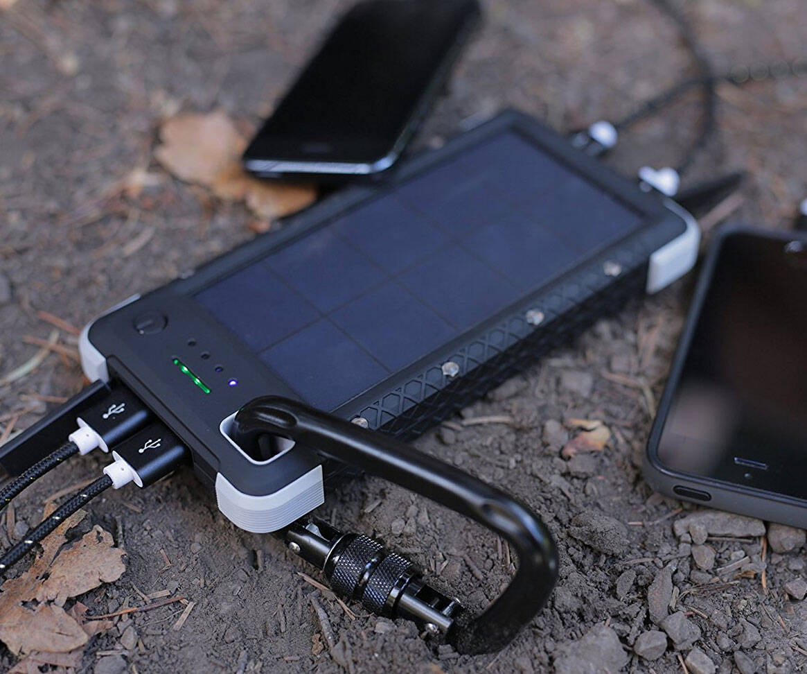Rugged Solar Charger & Flashlight - coolthings.us