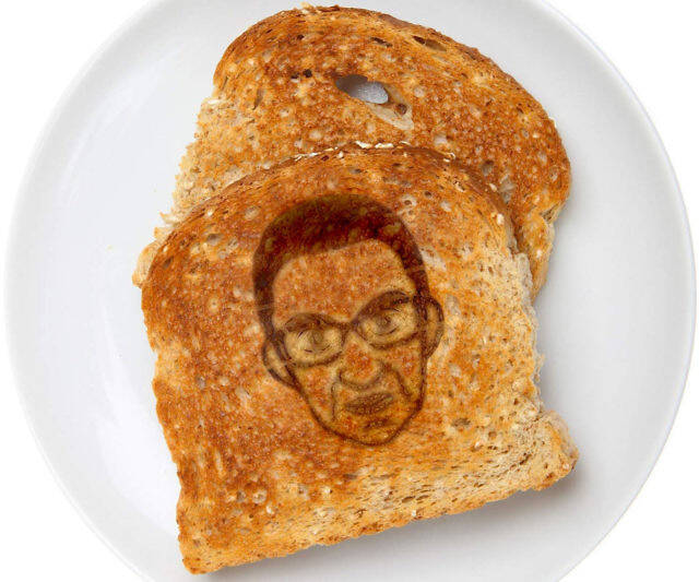 Ruth Bader Ginsburg Toaster - //coolthings.us