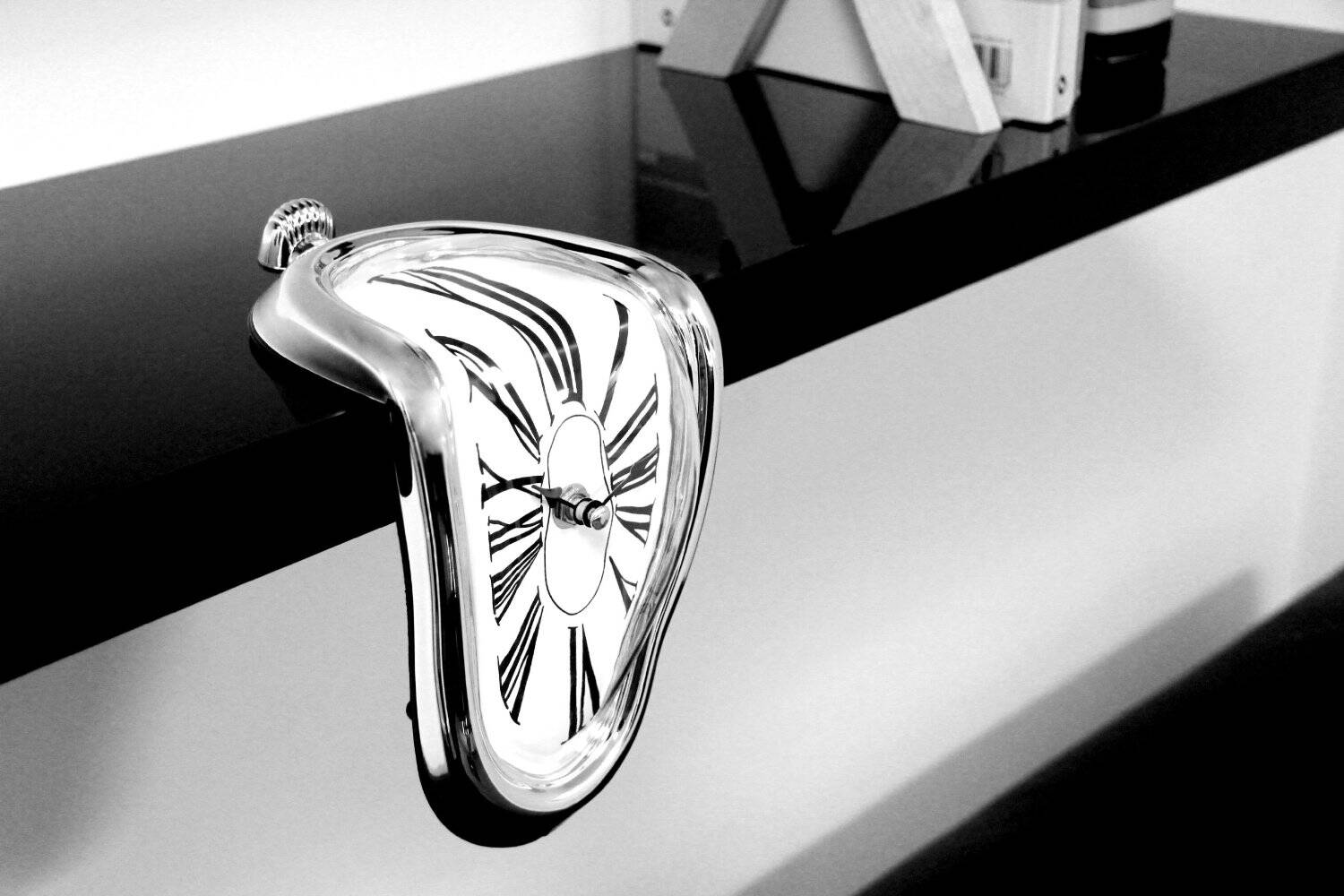 Melting Clock - coolthings.us