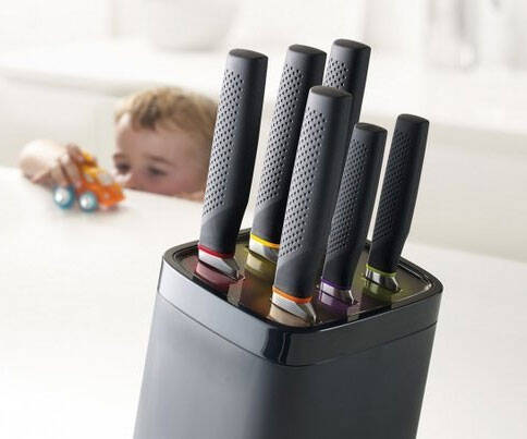 Self Locking Universal Knife Block - //coolthings.us