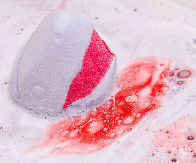 Shark Attack Bath Bomb - //coolthings.us