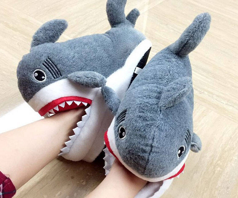 Shark Slippers - coolthings.us