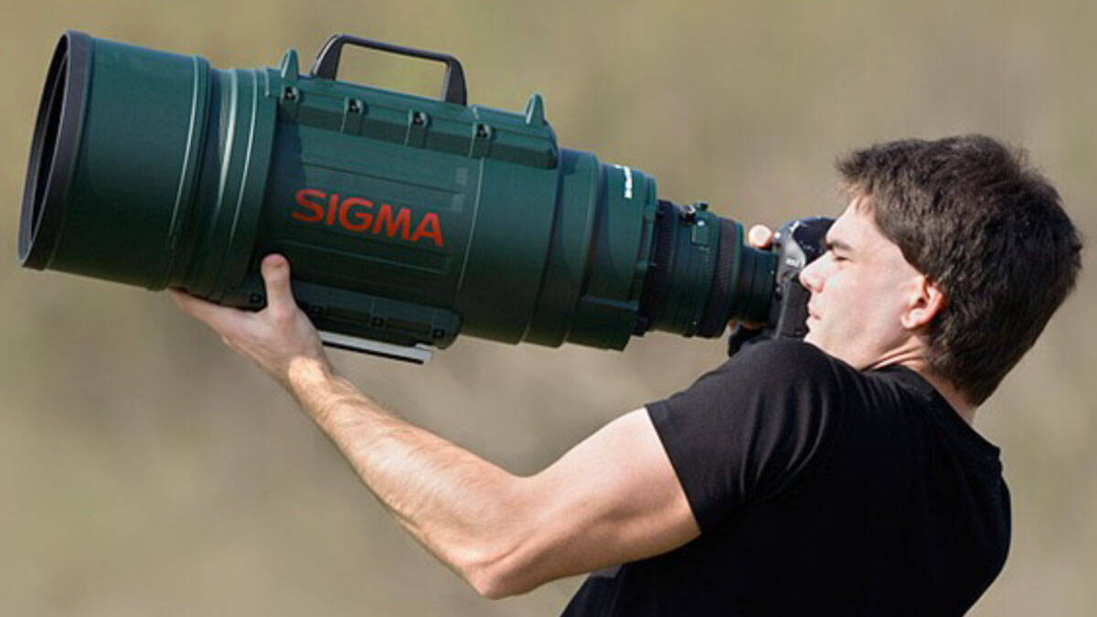 Sigma Ultra-Telephoto Zoom Lens - //coolthings.us
