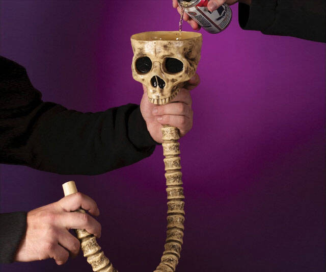 Skull Beer Bong - coolthings.us