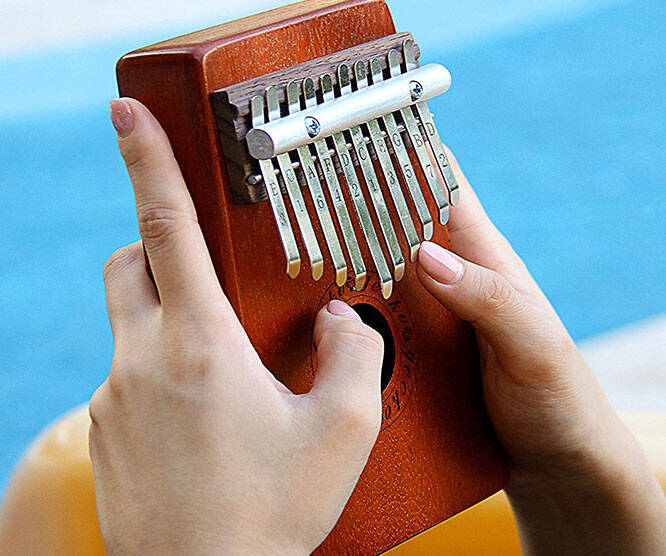 The Thumb Piano - coolthings.us