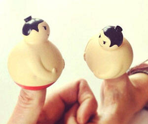 Thumb Sumo Wrestlers - //coolthings.us