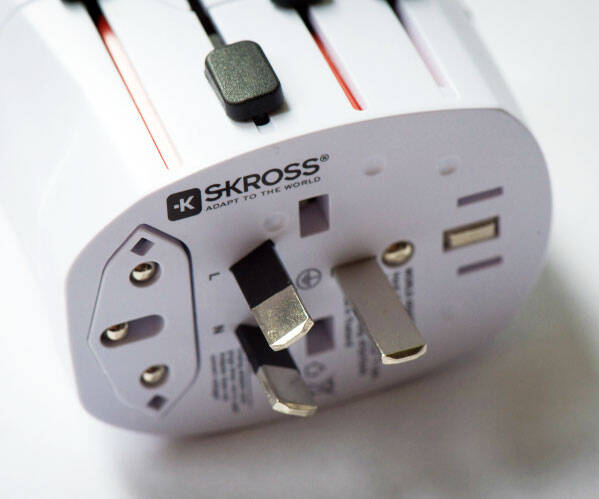Universal Wall Socket Adapter - //coolthings.us