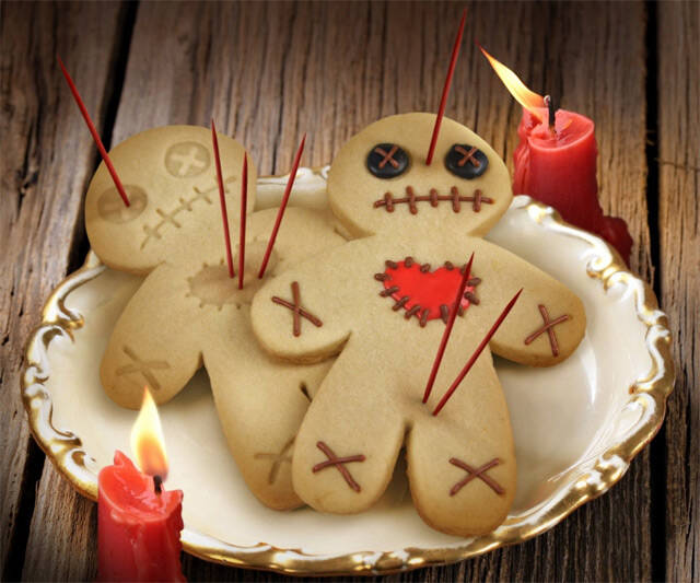 Voodoo Gingerbread Men Cutters - coolthings.us