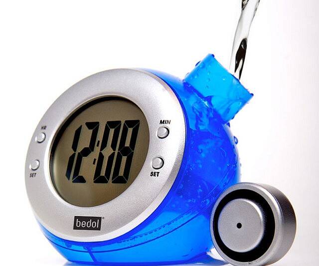 Water Powered Clock - coolthings.us
