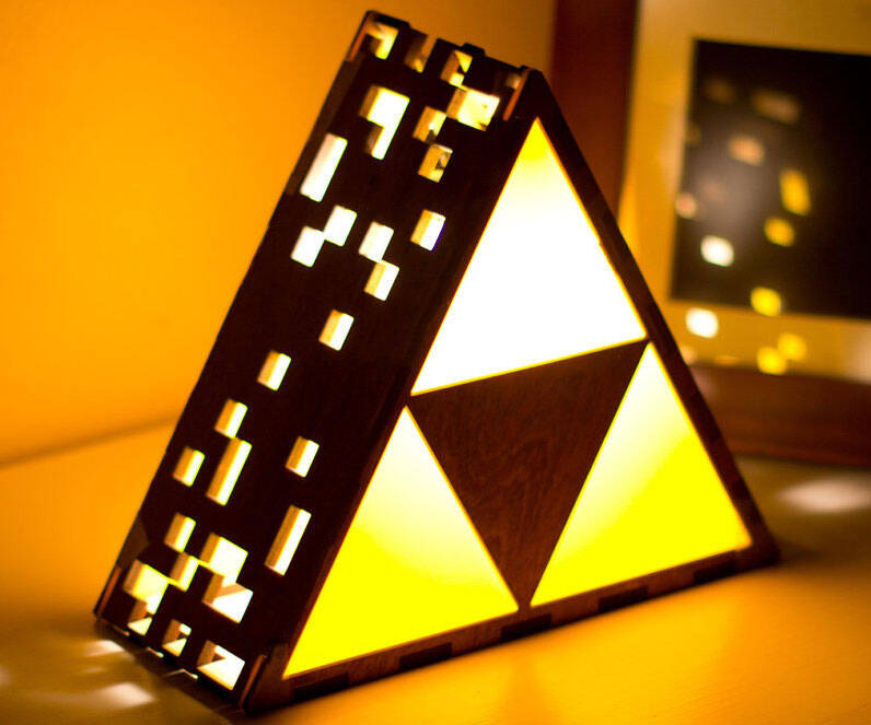 Zelda Triforce Lamp