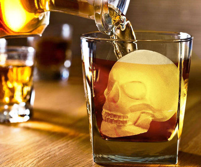 3D Skull Ice Cube Mold - //coolthings.us