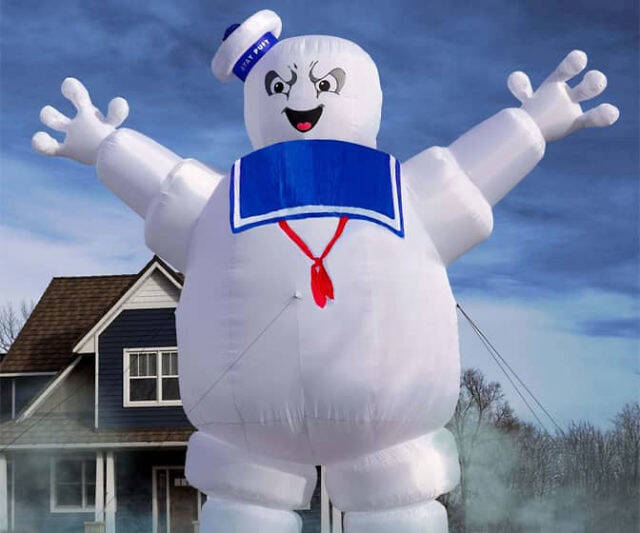 50 Foot Stay Puft Marshmallow Man - //coolthings.us
