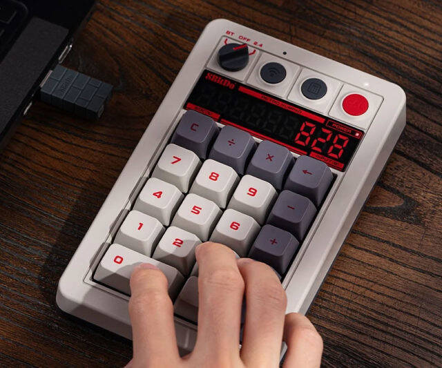 8BitDo Retro 18 Mechanical Numpad - //coolthings.us