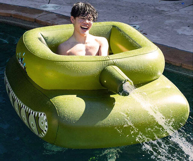 Army Tank Pool Float - //coolthings.us
