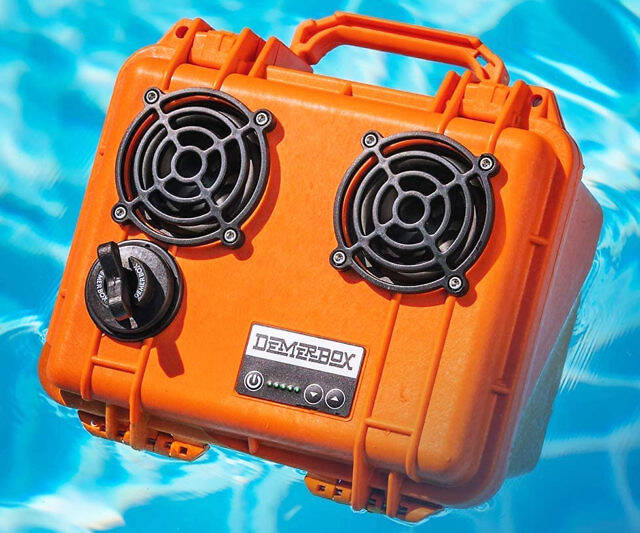 DemerBox Waterproof Drybox Speaker - //coolthings.us