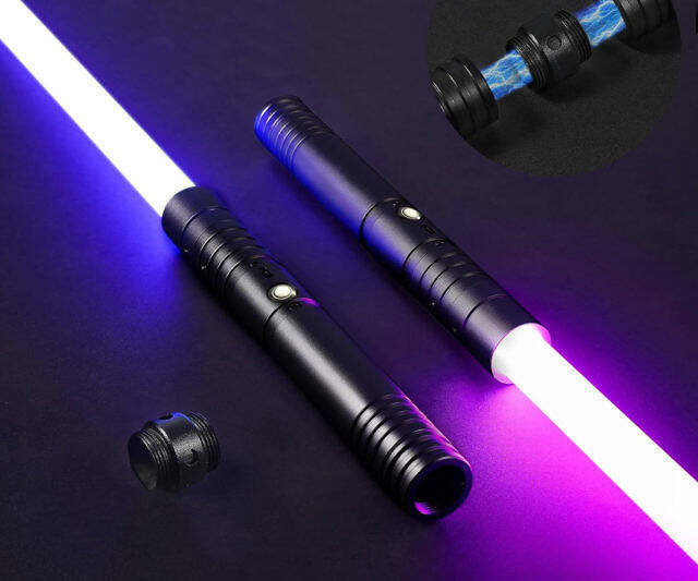 Dueling Lightsabers - //coolthings.us