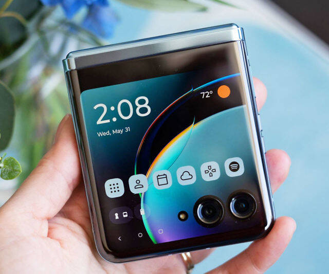 2023 Motorola Razr Plus - //coolthings.us