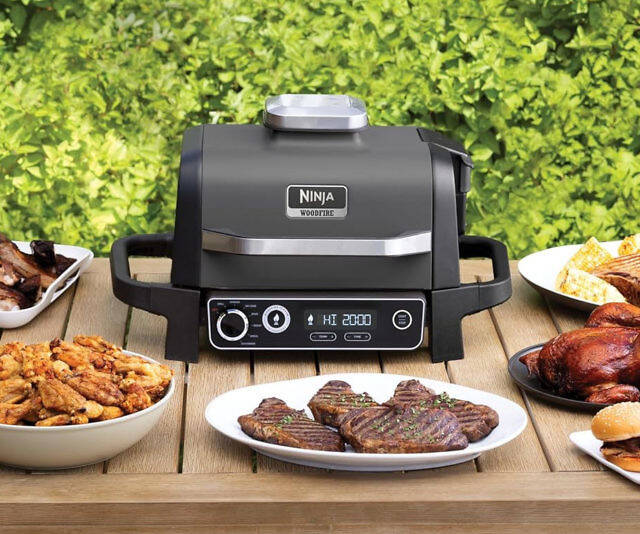 Ninja Woodfire 7-in-1 Outdoor Grill - //coolthings.us