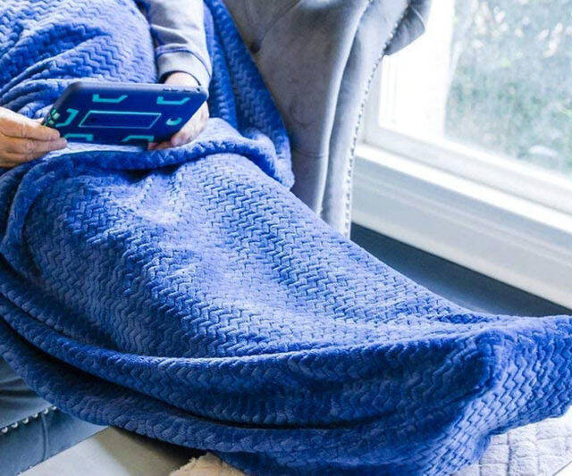 PediPocket Foot Pocket Blanket - //coolthings.us