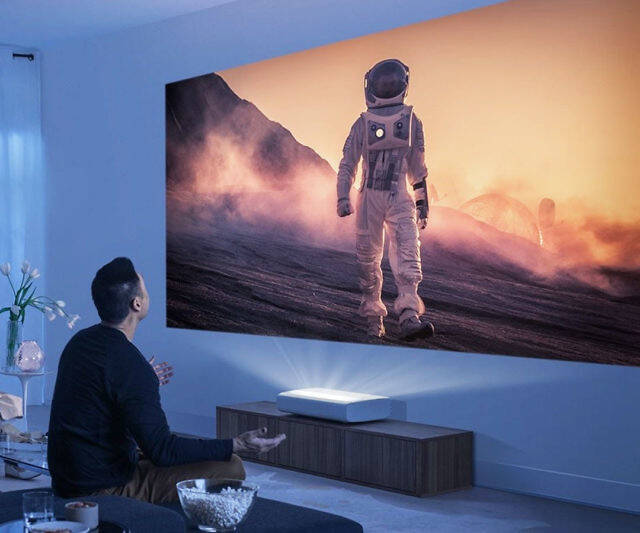 Samsung Ultra Short Throw Projector - //coolthings.us