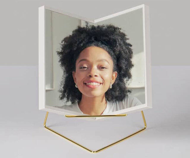 True Image Reflection Mirror - //coolthings.us