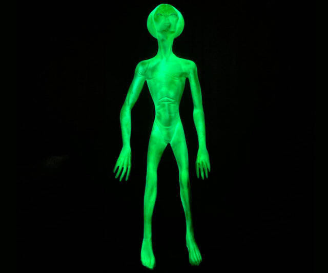 Life Size Area 51 Alien Martian Statue - //coolthings.us