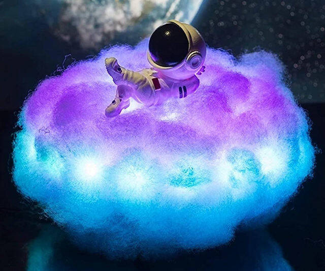 Astronaut Cloud Lamp