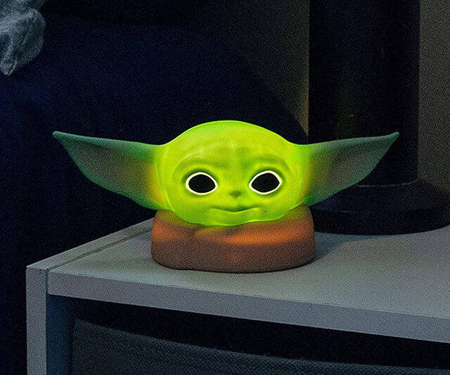 Baby Yoda Night Light - //coolthings.us