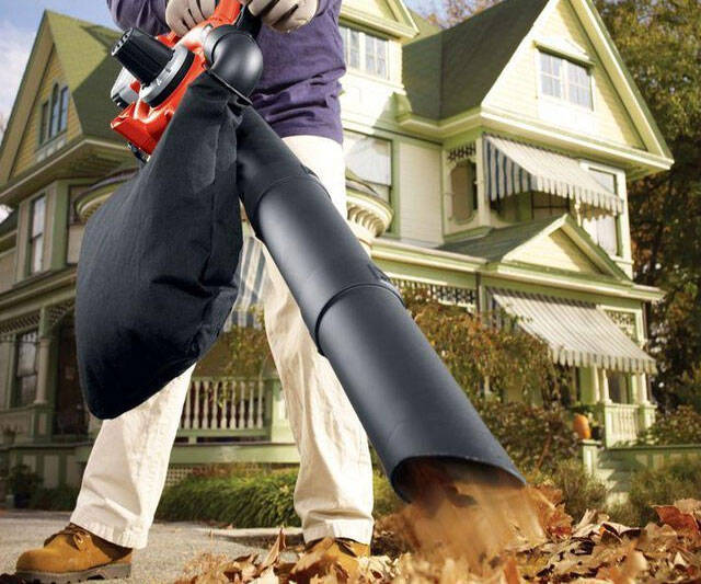 Cordless Leaf Sweeper - //coolthings.us
