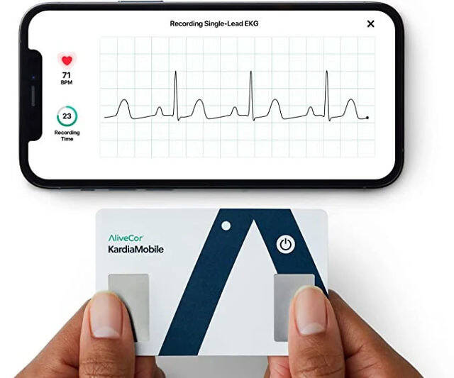 Credit Card Sized EKG Monitor - //coolthings.us