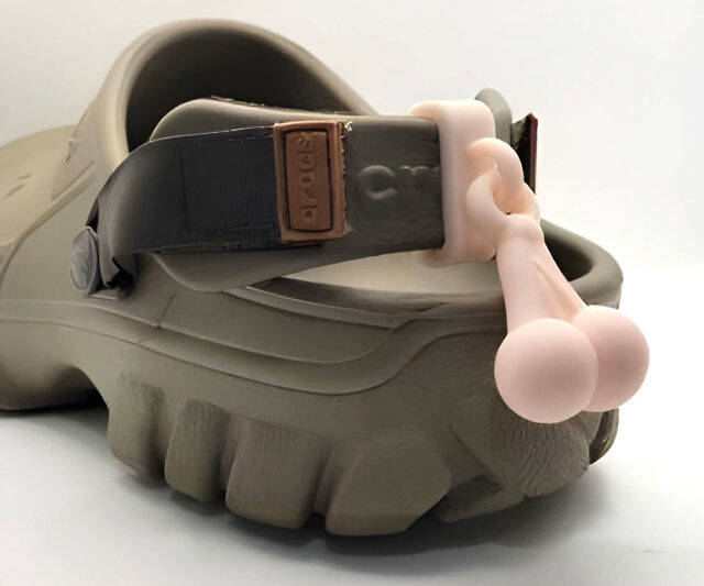 Croc Nuts - //coolthings.us