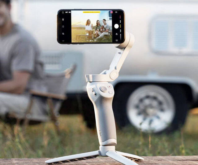DJI OM 4 3-Axis Smartphone Stabilizer - //coolthings.us